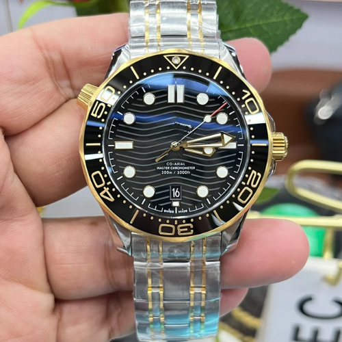 OMG Seamaster Diver 300M – Black Dial – Yellow Accents – Stainless Steel – Automatic – 42mm